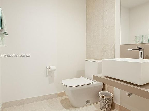 5th image of 1000 Brickell Plz #3101