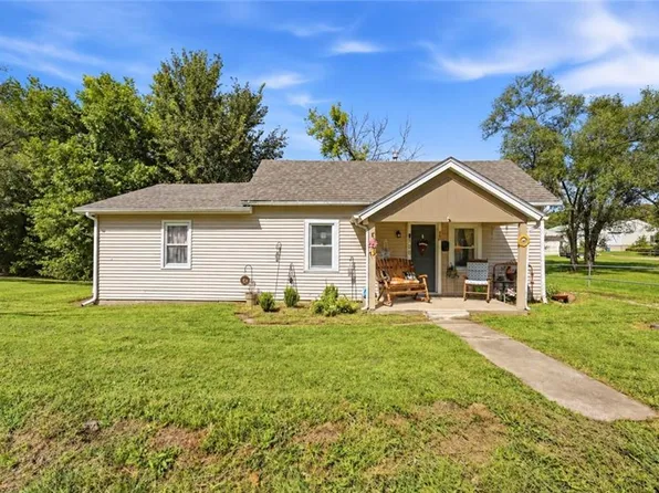 908 W Main St, Richmond, MO 64085