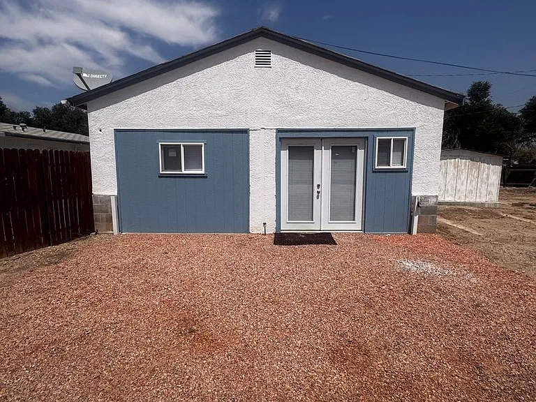 620 Edna Lane — Photo 1