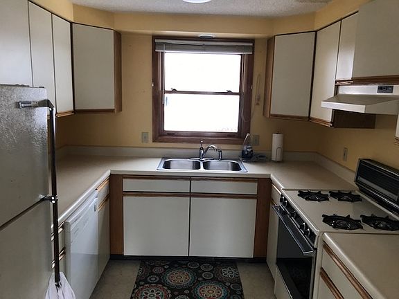 3rd image of 79-3 Brooklyn Heights Street #79-3