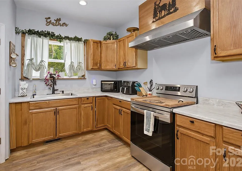 301 McGinnis Dr