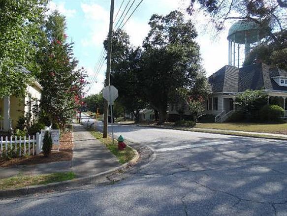 2nd image of 136 S Thomas St