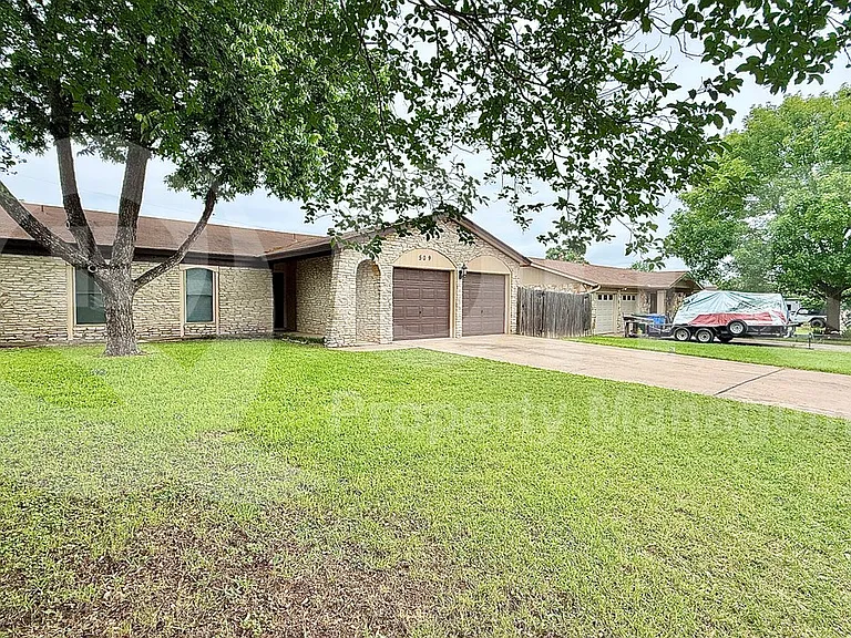 509 Greenway Dr — Photo 2