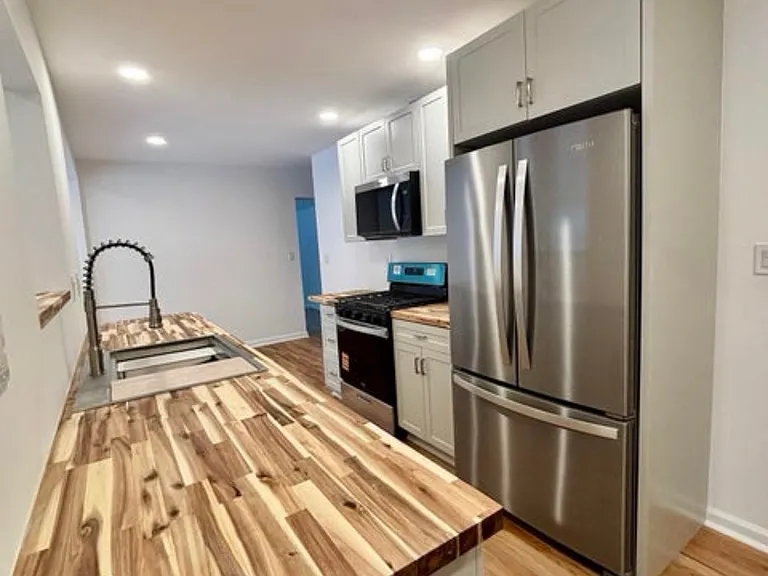 325 Winwood Ave — Photo 14