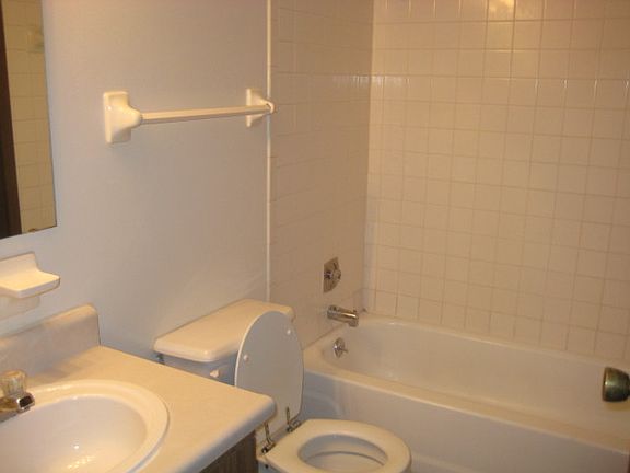 2nd image of 5574 Pershing Ave APT 31