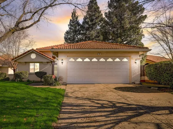4 Bonaventure Ct, Sacramento, CA 95823