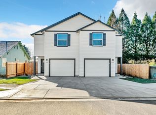 4353 Kalmia St, Springfield, OR 97478