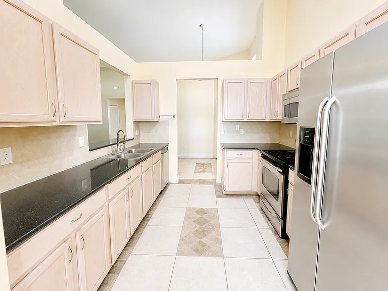 4201 Pine Isle Dr — Photo 9
