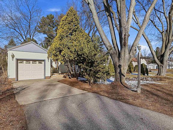 2nd image of 908 GREEN AVENUE