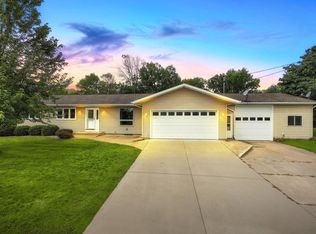 1835 Nakomis Ave, La Crosse, WI 54603