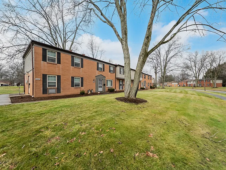 River Run Apartments — Photo 2