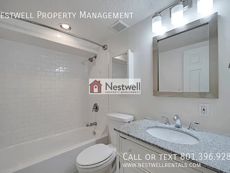 1335 E Maplewood Dr — Photo 7