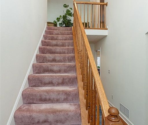 3rd image of 686 Monticello Place Ln