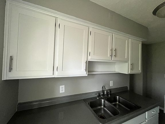 3rd image of 2037 4th Ave