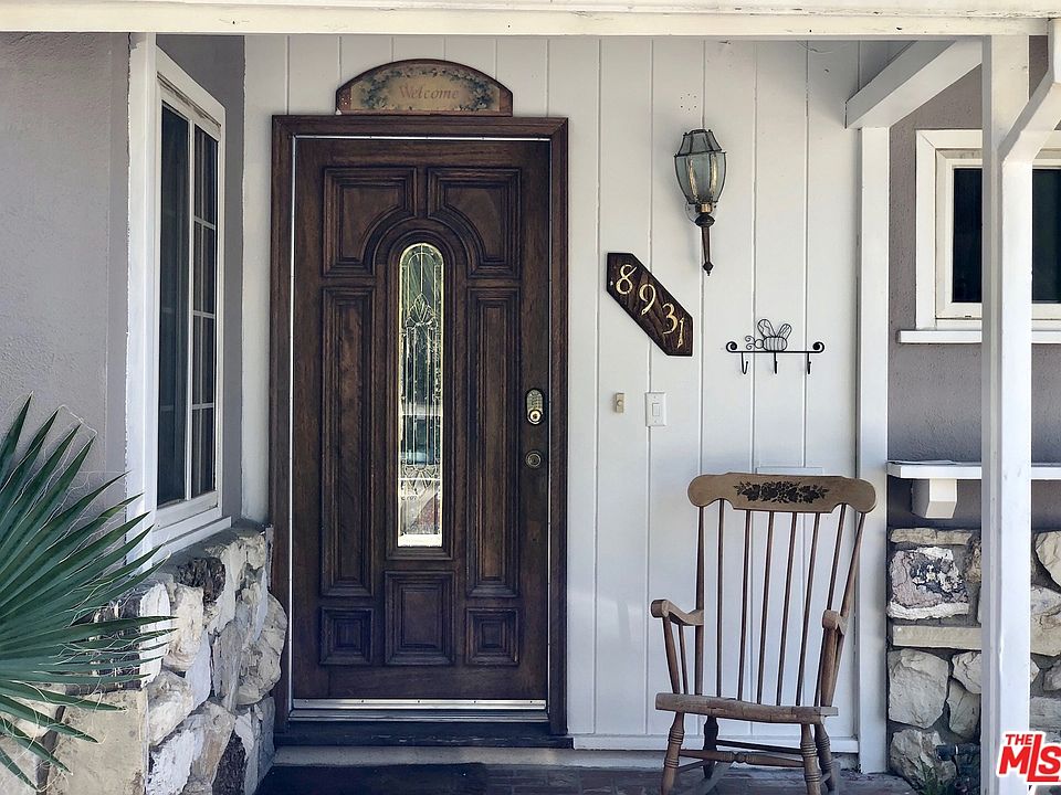 1st image of 8931 Kester Ave