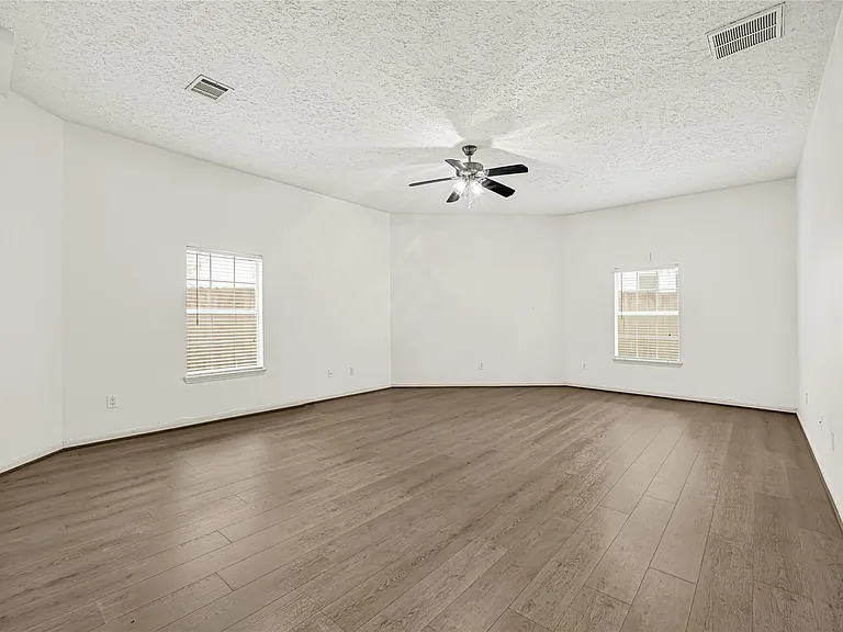 10535 Emnora Ln — Photo 13