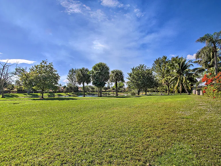 7526 Silver Woods Ct — Photo 11