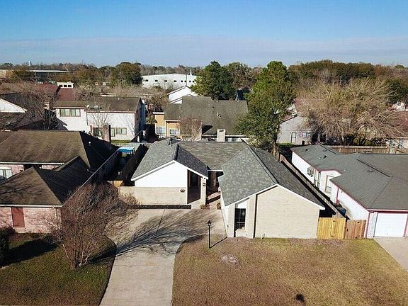 2nd image of 6022 Fairview Forest Dr