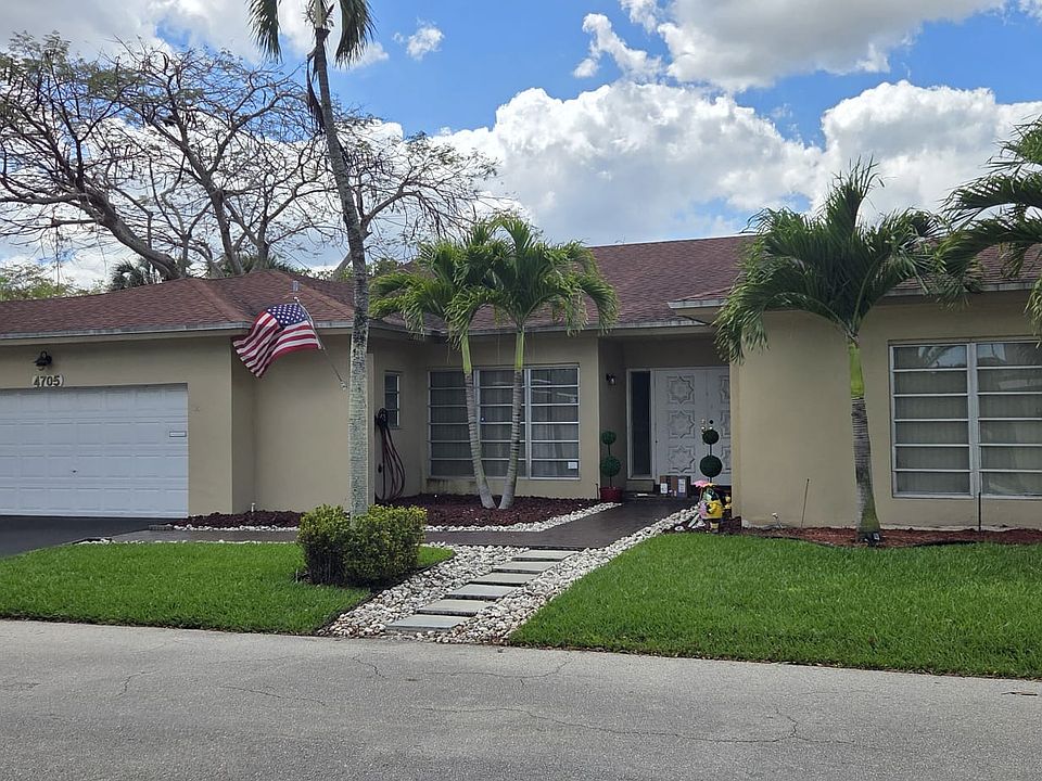 1st image of 4705 Holly Dr