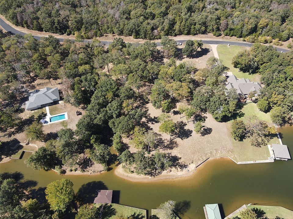 1st image of Lincoln Dr