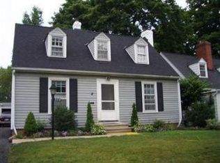 3518 Stoer Rd, Shaker Heights, OH 44122