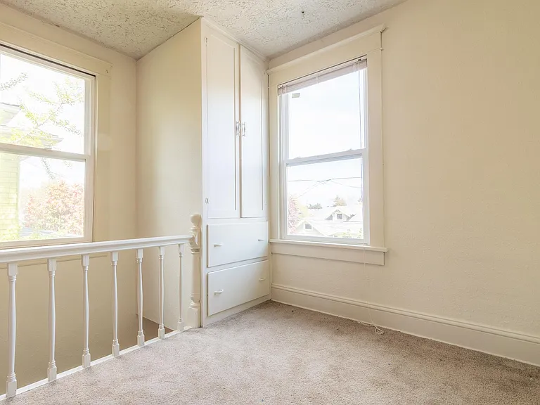 4715 NE 17th Ave — Photo 9