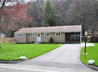 40 Hayes Rd, Tariffville, CT 06081