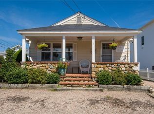 11 Angell Rd, Narragansett, RI 02882