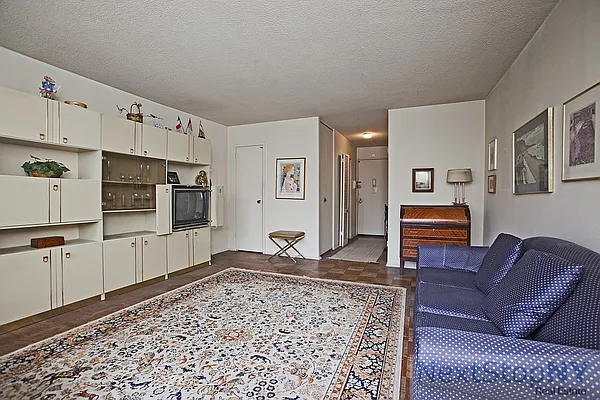 Sold by NextStopNY | media 2