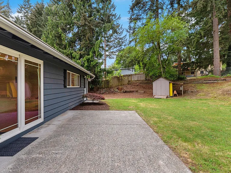 9226 NE 184th Pl — Photo 24