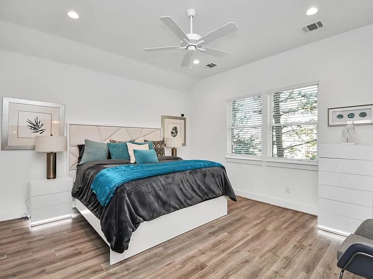 9029 Laverne Oak Ln — Photo 25