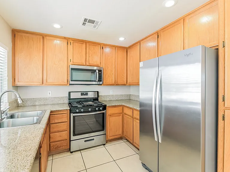 2642 Ridgewater Cir — Photo 8