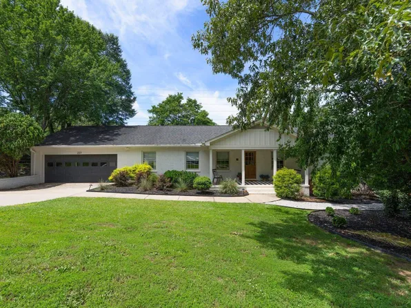 227 Donington Dr, Greenville, SC 29615