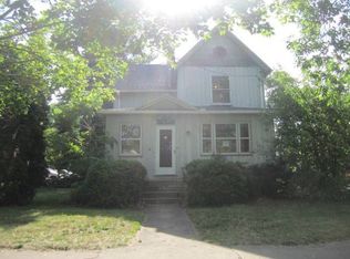 723 S Jefferson St, Woodstock, IL 60098