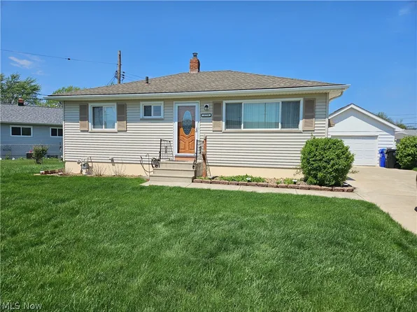 5770 Pemberton Dr, Brookpark, OH 44142