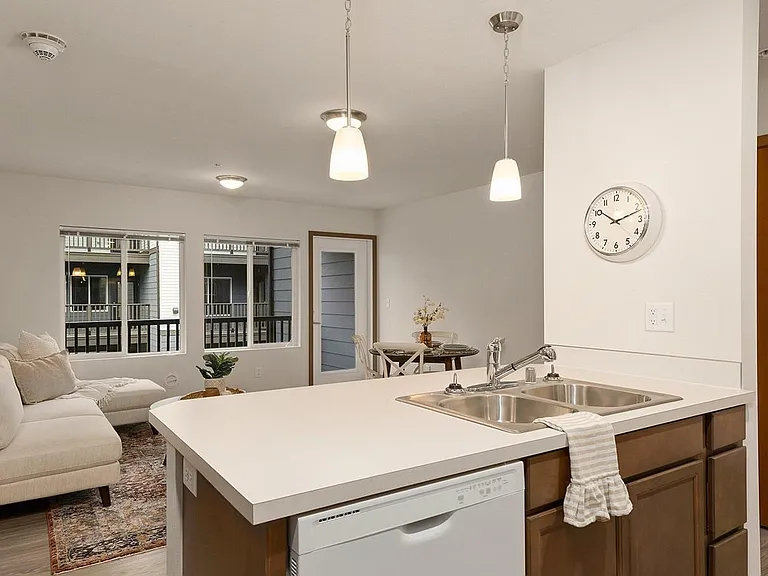 Four Pines Apartments — Photo 9