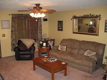 2nd image of 404 SW 51st St