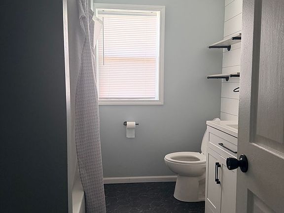 5th image of 605 11th St
