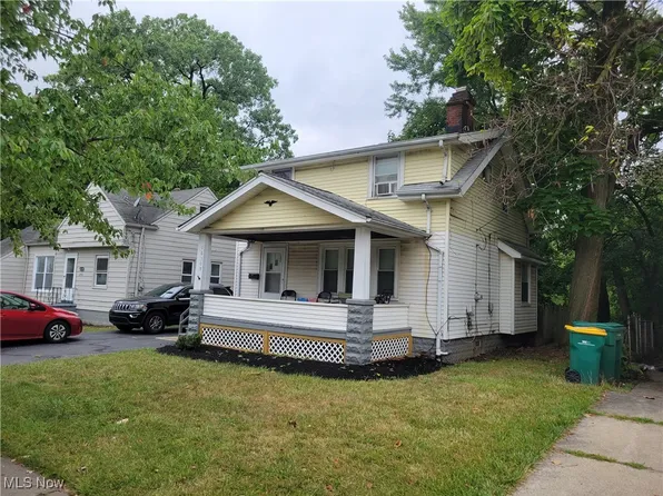 16309 Raymond St, Maple Heights, OH 44137