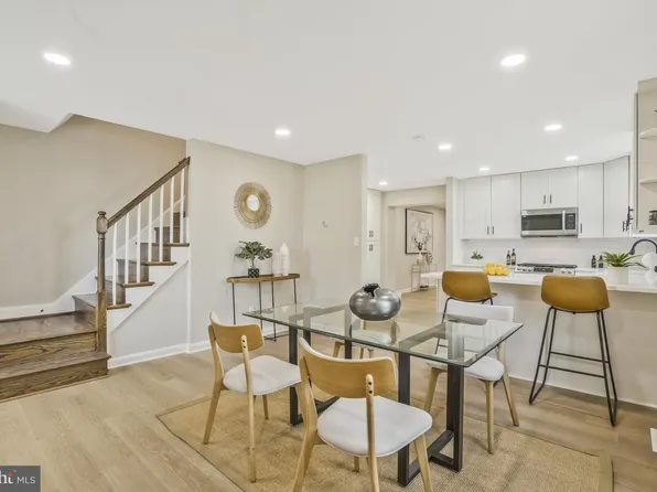 2401 Riverview Ter, Alexandria, VA 22303