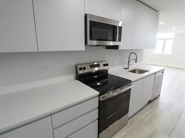 1 W Main St #4G — Photo 12