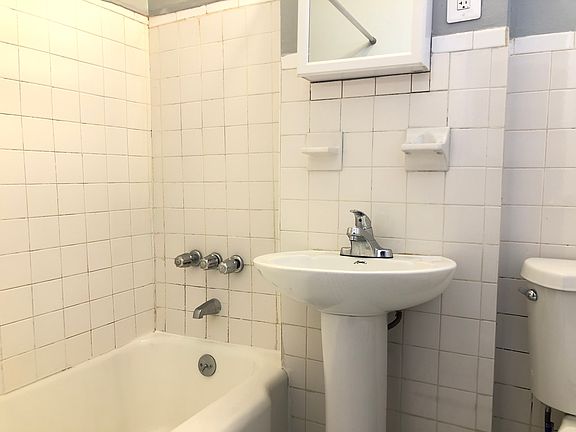 5th image of 54 Saint Pauls Ave #11E