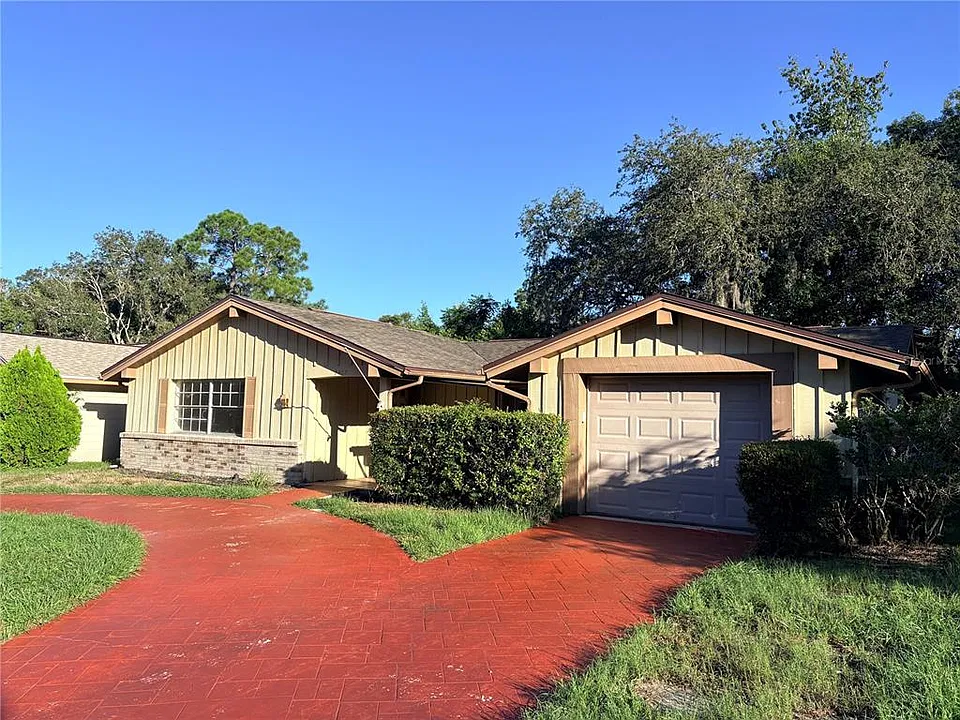 8403 Clover Hill Loop