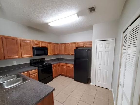 4th image of 3671 Kirkpatrick Cir #7-1