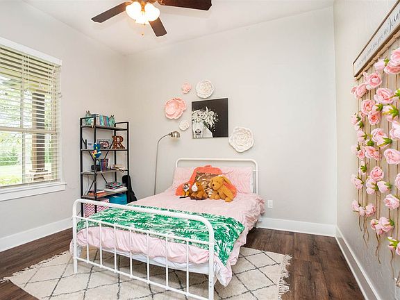 5th image of 160 Whistler Ln