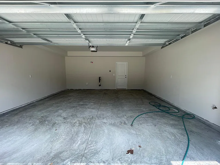 1017 Maltby St — Photo 3