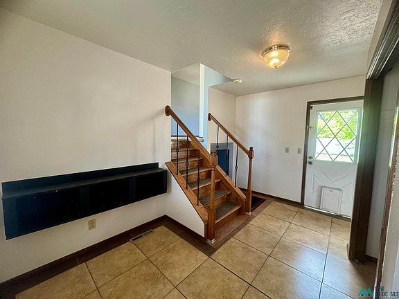 3rd image of 109 Hackberry Ct