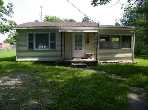 401 E Walnut St, Chatham, IL 62629