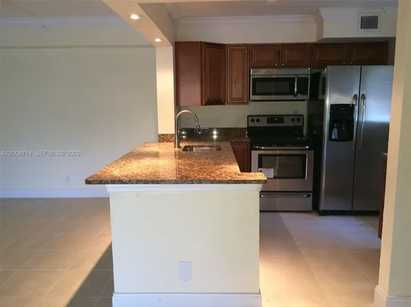 407 Gardens Dr APT 103, Pompano Beach, FL 33069