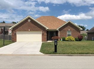 2363 Buttercup Cir, Sellersburg, IN 47172